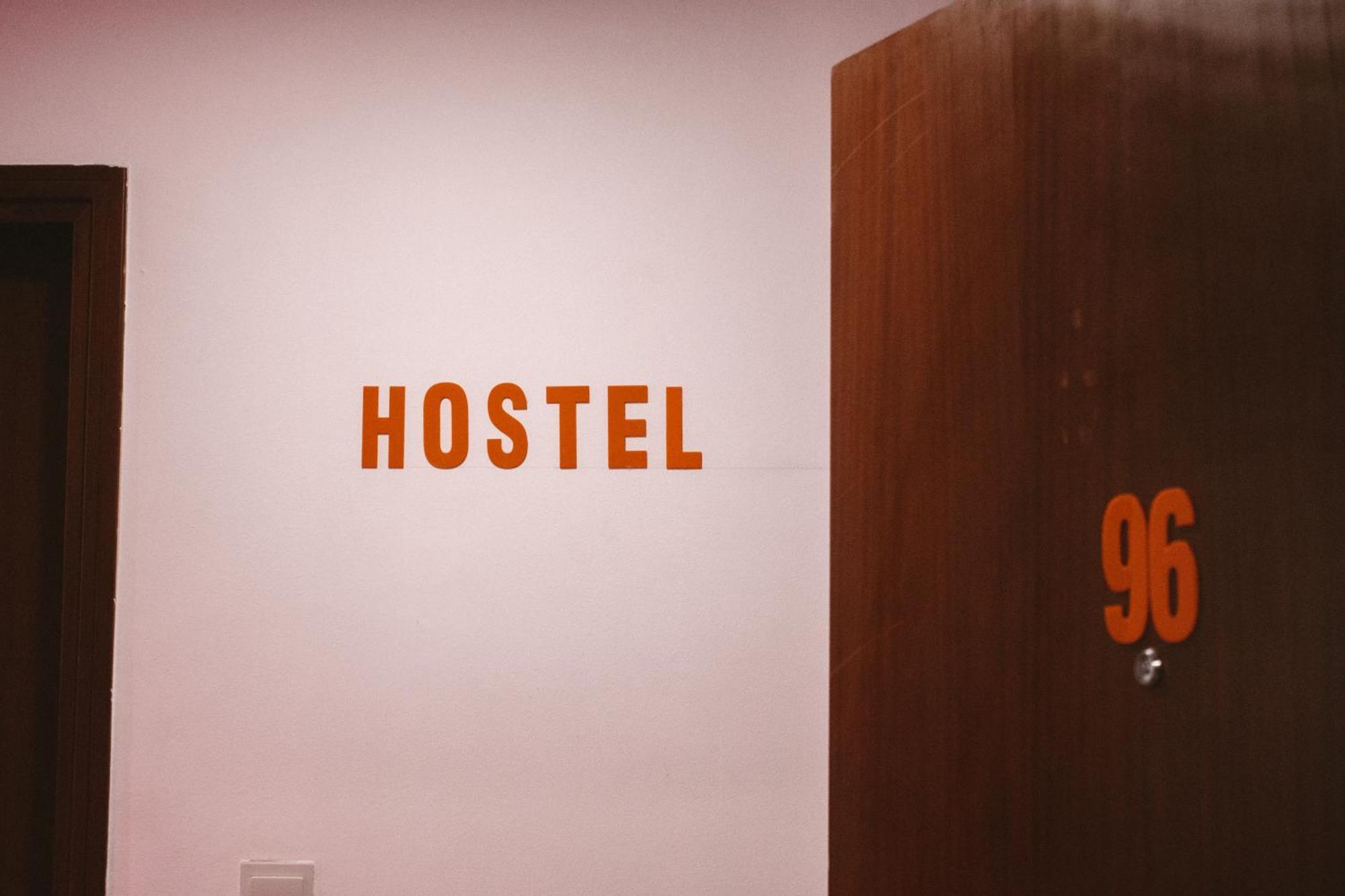 Lunar Hostel 96 Dubai Exterior foto
